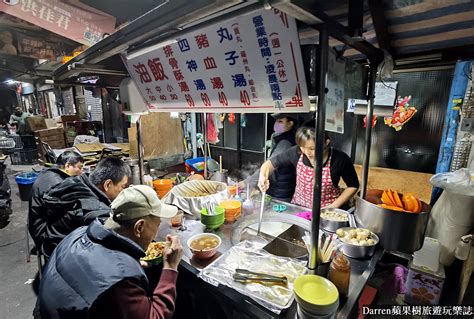 三條路|【萬華美食】三條路油飯排骨酥湯，深夜兩點半就開始營業三輪餐。